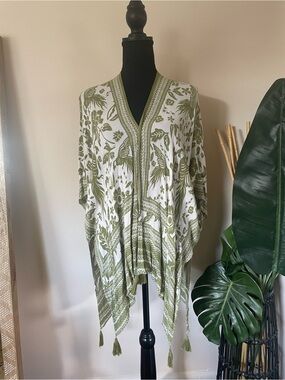 Vince Camuto White and Olive Green Floral Kimono